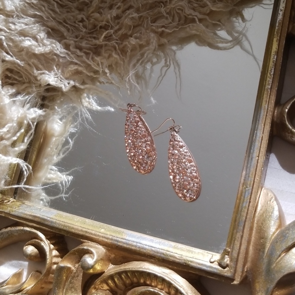 Rose Gold tear drop earrings